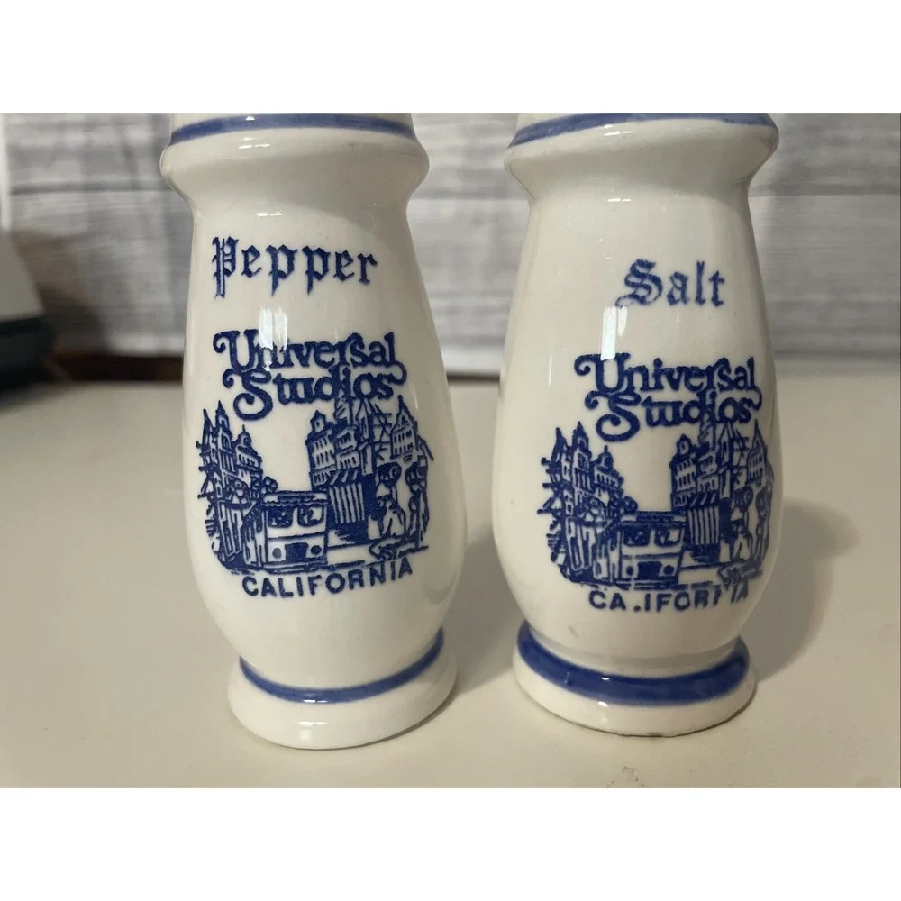 Vintage Universal Studios Salt and Pepper‎ Shakers Souvenir